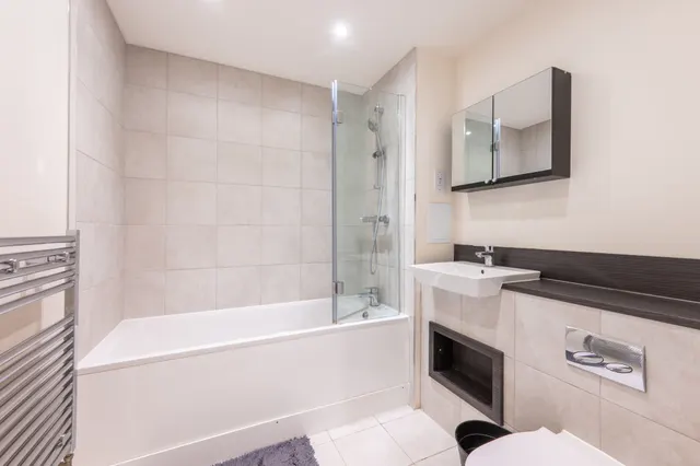 Photo 3 — Flat 54, 581 North End Road, Wembley