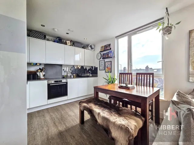 Dane Road, Sale, M33, photo 3