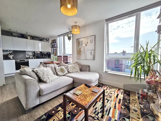 Dane Road, Sale, M33, photo 1