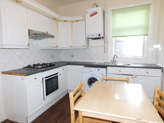 Greenford Avenue, Hanwell, W7, photo 3