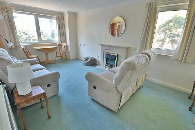 Alexandria Court, BH22, photo 3