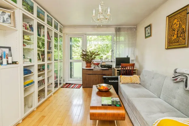Photo 3 — Meecham Court, Shuttleworth Road, London, SW11