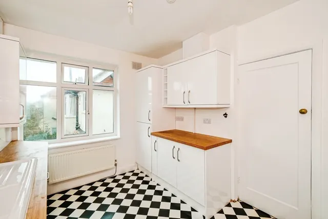 Aglaia Road, Worthing, BN11, photo 2