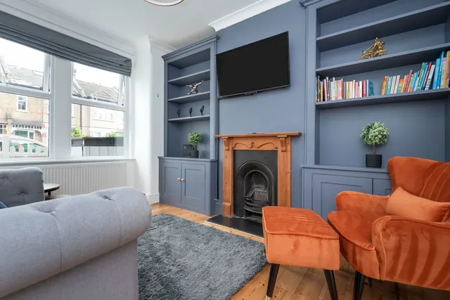 Photo 3 — Chestnut Road, Raynes Park, SW20