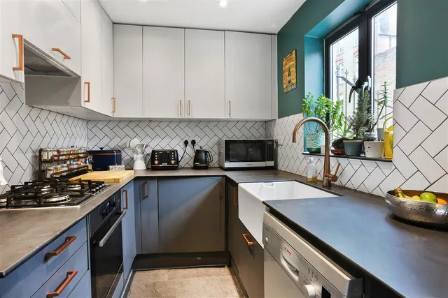 Photo 3 — Statham Court, 20 Tollington Way, London