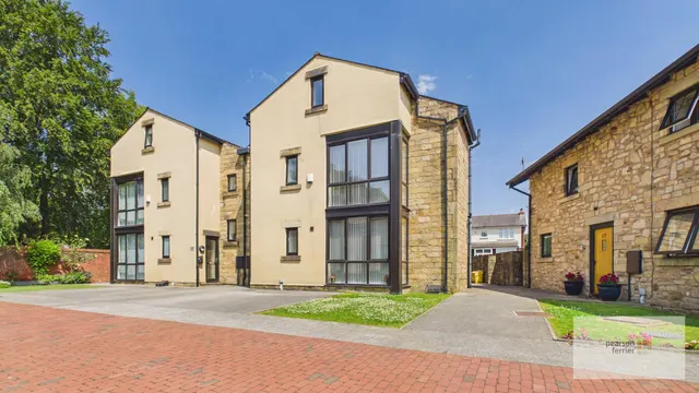 Walmersley Road, Bury, Greater Manchester, BL9 5JD, photo 1
