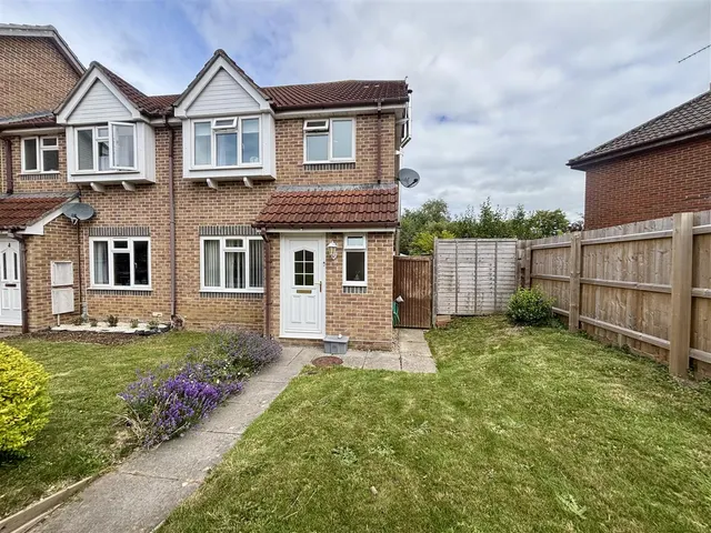 Campion Close, Wyke, photo 1