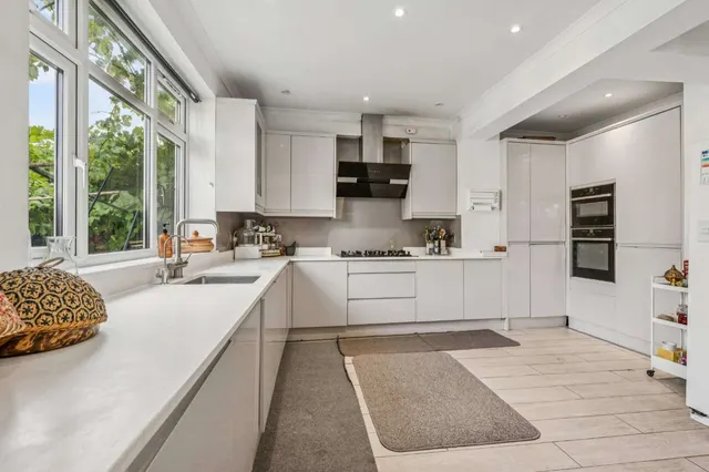 Photo 3 — Cheviot Gardens, London, NW2 1QN