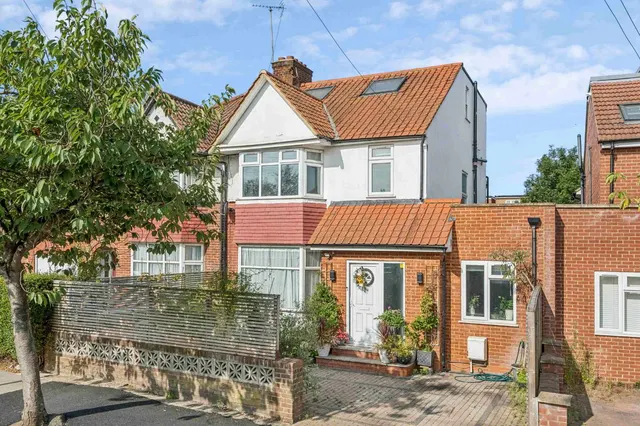 Cheviot Gardens, London, NW2 1QN, photo 1