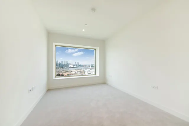 Riverscape, Royal Wharf, E16, photo 3