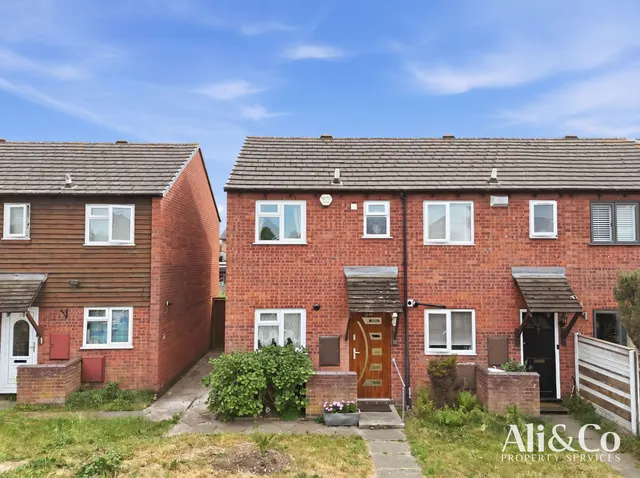 Wood Avenue, Purfleet-on-Thames, Essex, RM19 1TL, photo 1