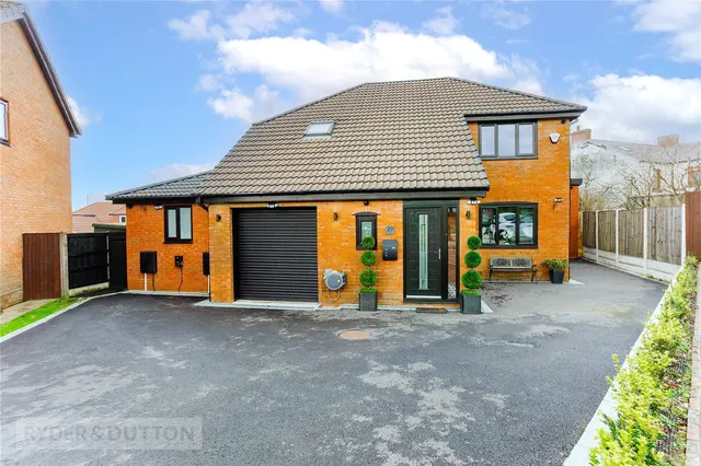 Spinners Way, Moorside, OL4, photo 1