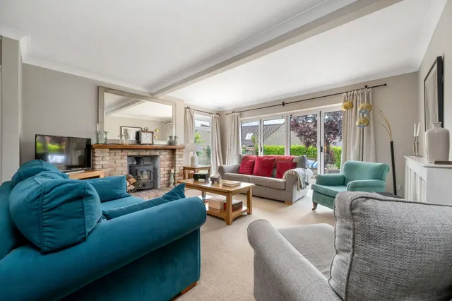 High Street, Corby Glen, NG33, photo 2