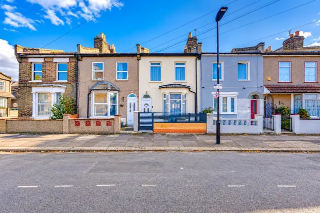 Hollybush Street, London, E13, photo 1