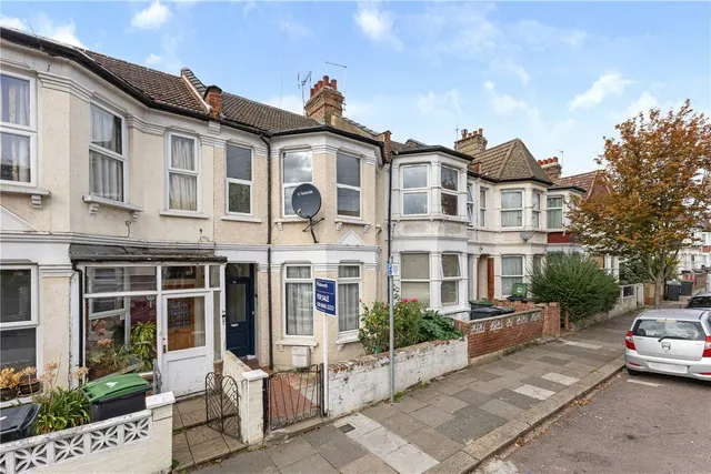 Kitchener Road, London, N17, photo 1