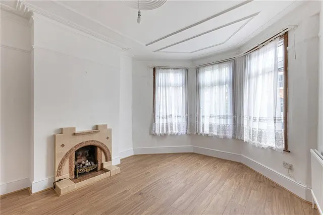 Kitchener Road, London, N17, photo 2