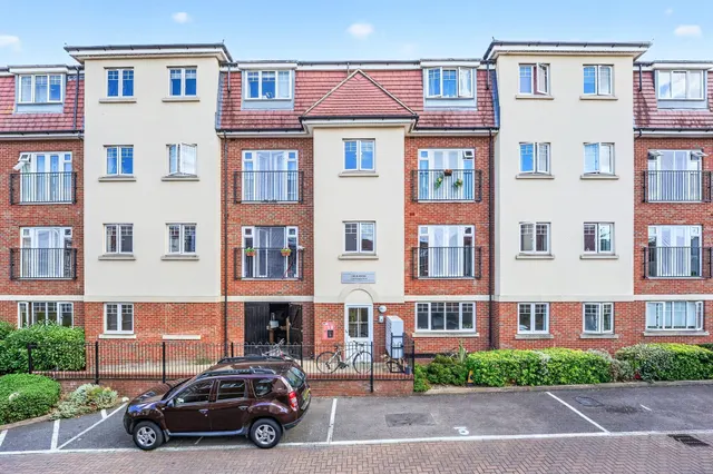 2 bedroom flat — Schoolgate Drive, Morden