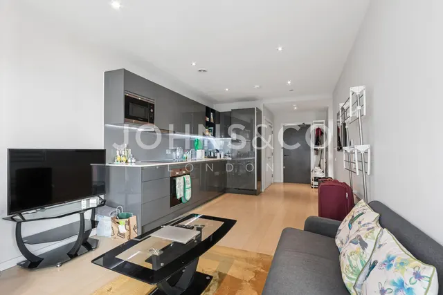 Glasshouse Gardens, Stratford, E20, photo 1