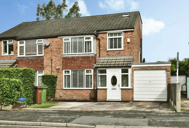 Eastleigh Road, Cheadle, SK8, photo 1