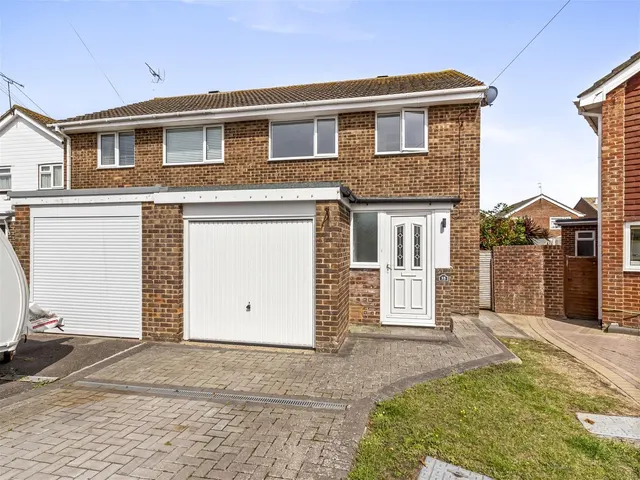 Tavy Road, West Durrington, Worthing, photo 1