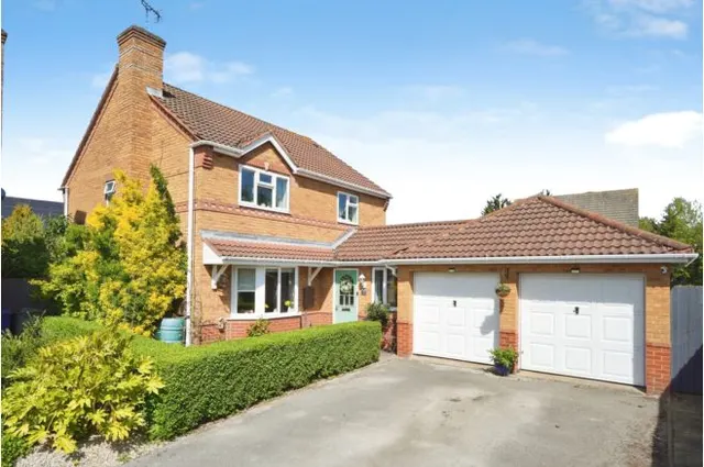 Haydock Close, Branston, photo 1
