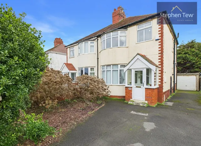 Alderley Avenue, Blackpool, FY4, photo 1