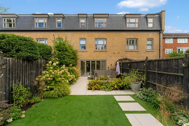 Lynton Lane, Alderley Edge, SK9, photo 2