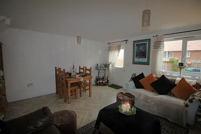 Burnet Drive, Cheltenham, GL53, photo 3