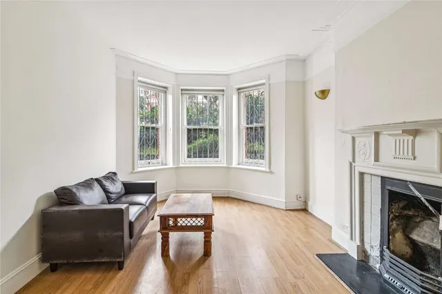 Photo 3 — Elgin Avenue, London, W9 1HU