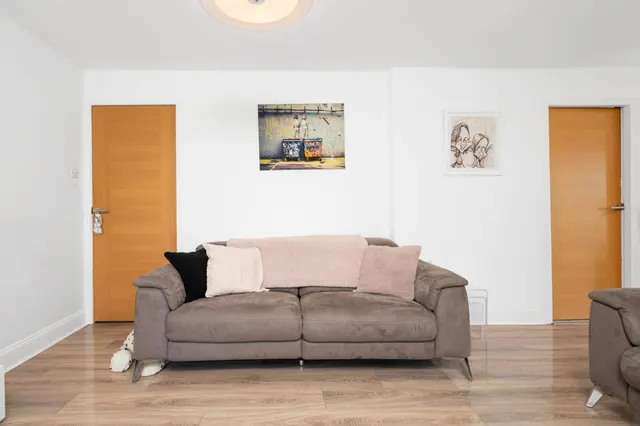 Photo 3 — Helmsdale Court, Cumbuslang, G72 7YR
