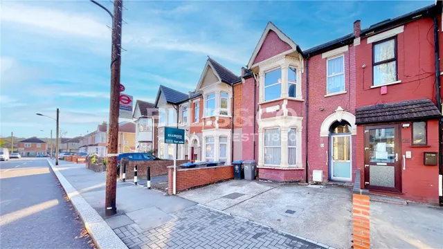 Chaplin Road, Wembley, HA0, photo 2