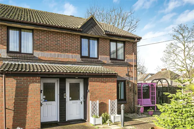 Berryscroft Road, Staines-upon-Thames, TW18, photo 1