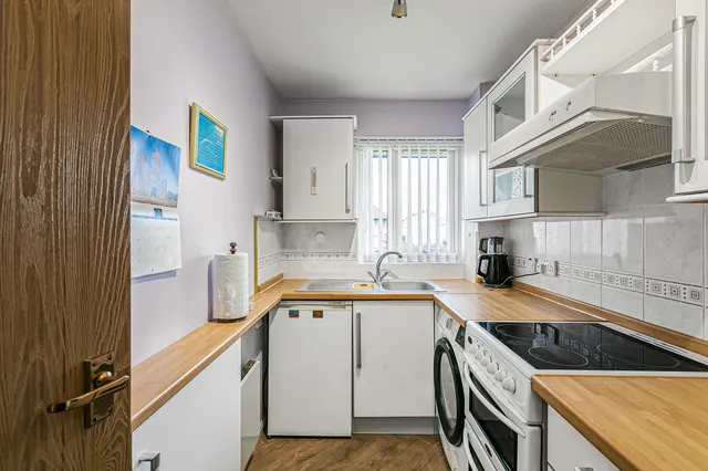 Berryscroft Road, Staines-upon-Thames, TW18, photo 3