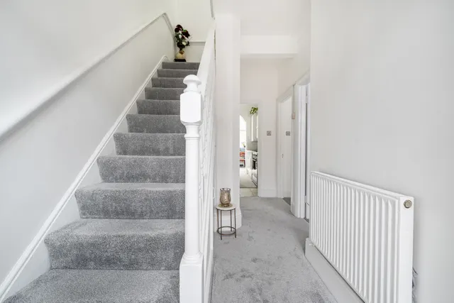 Hewitt Avenue, London, N22, photo 3