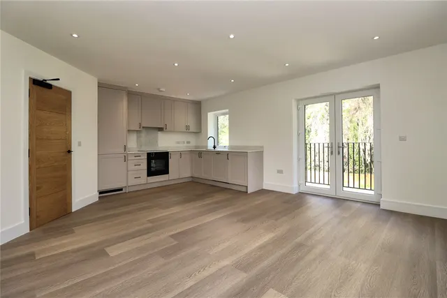 St. Johns Road, Woking, GU21, photo 2