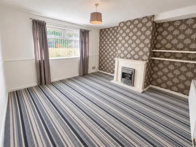 Northwood Crescent, Bradford, BD10, photo 2