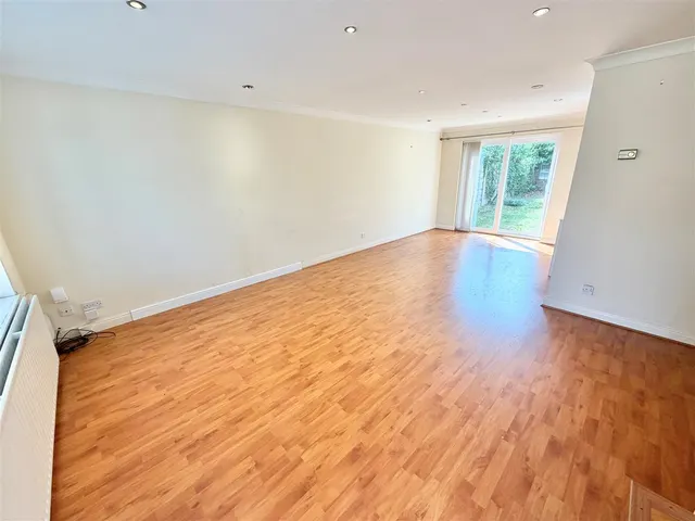 Mainwaring Drive, Wilmslow, SK9, photo 2