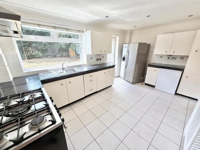 Mainwaring Drive, Wilmslow, SK9, photo 3