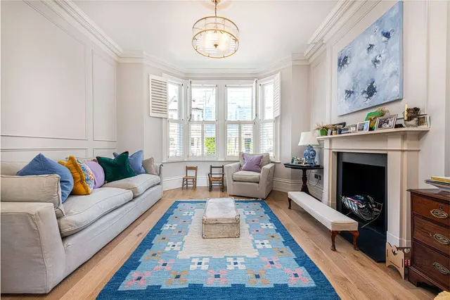 Broomwood Road, London, SW11, photo 3
