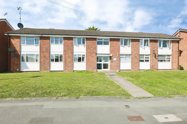 Photo 2 — Parkfields, Southam