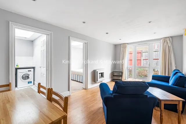 Nether Street, London, N12, photo 3