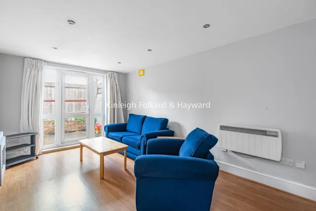 Nether Street, London, N12, photo 1