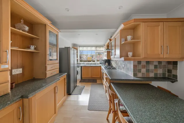 Doncaster Drive, Northolt, UB5, photo 3