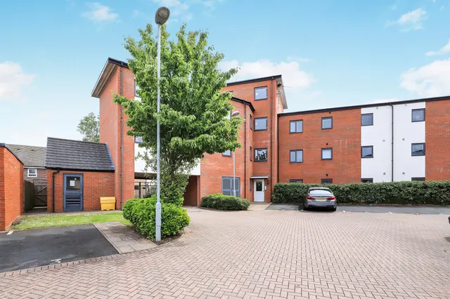 Photo 2 — Columbia Crescent, Akron Gate, Wolverhampton