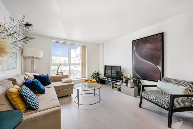 Photo 3 — 2-bed, 2-bath, 2-balcony penthouse with PARKING space - Bromyard Avenue, London, W3 7FF