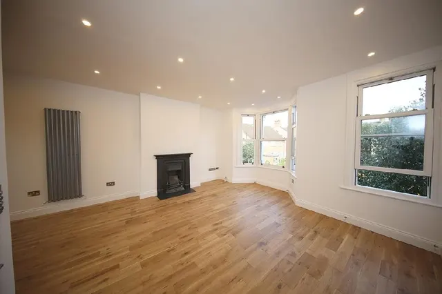 Charteris Road, Queens Park, photo 1
