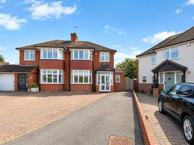 Ash Grove, Aylesbury, HP21, photo 1