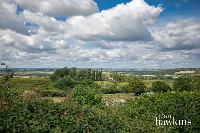 Lillybrook Estate, Bradenstoke, SN15, photo 3