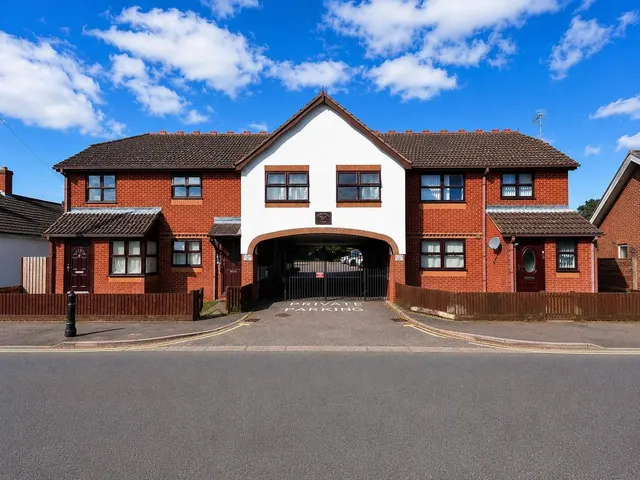 High Street, Wing, LU7, photo 1