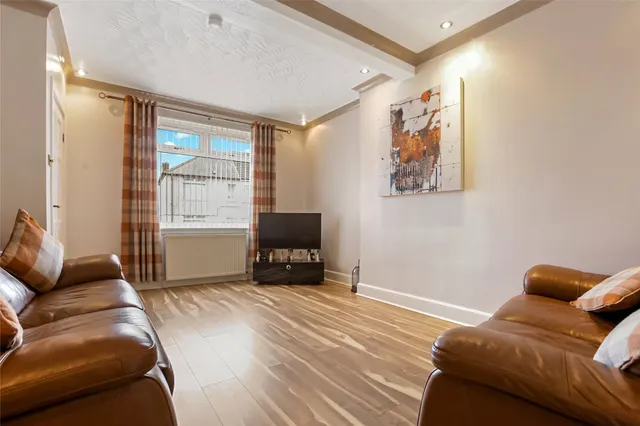 Photo 3 — Curlinghaugh Crescent, Wishaw, North Lanarkshire, ML2